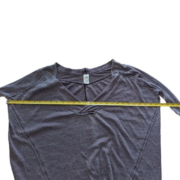 🛍️Lavender Colored V Neck Long Sleeve Crop Ribbed Shirt Size xs - Picture 5 of 5